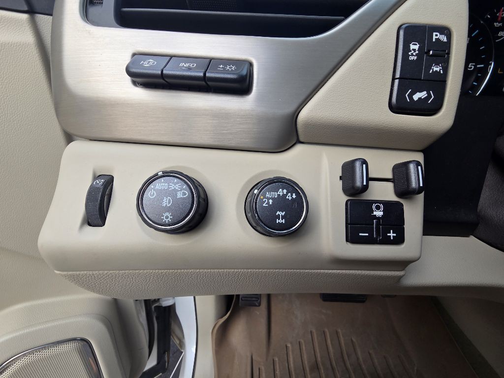 2017 GMC Yukon Image 16