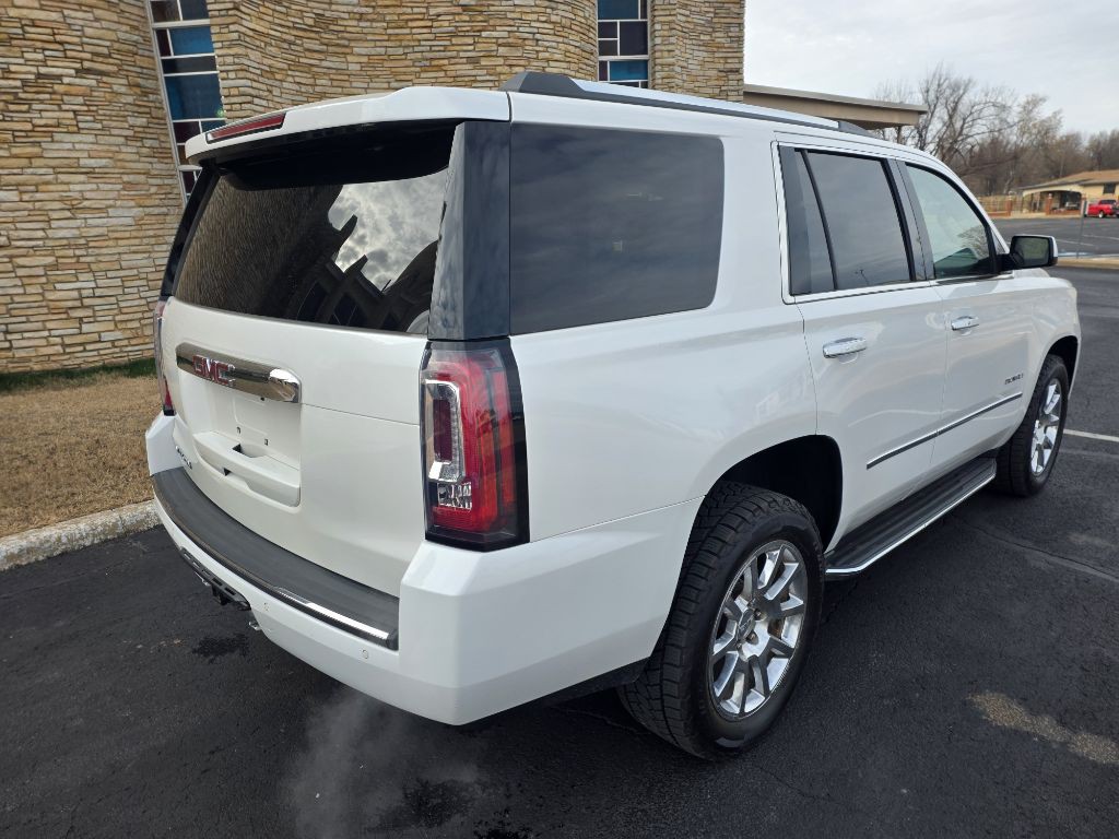 2017 GMC Yukon Image 2