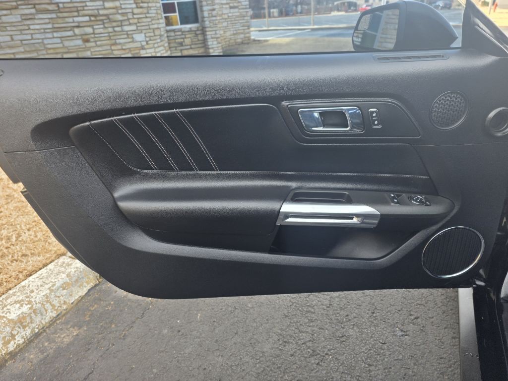 2015 Ford Mustang Image 14