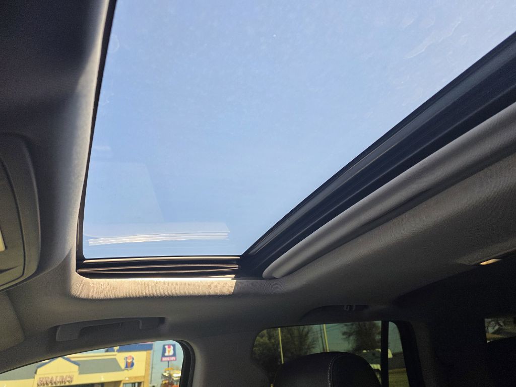 2017 GMC Yukon Image 17