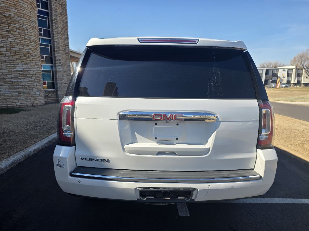 2017 GMC Yukon Image 3