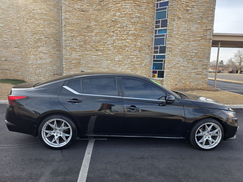 2020 Nissan Altima Image 4