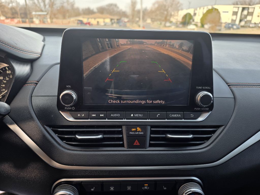 2020 Nissan Altima Image 14