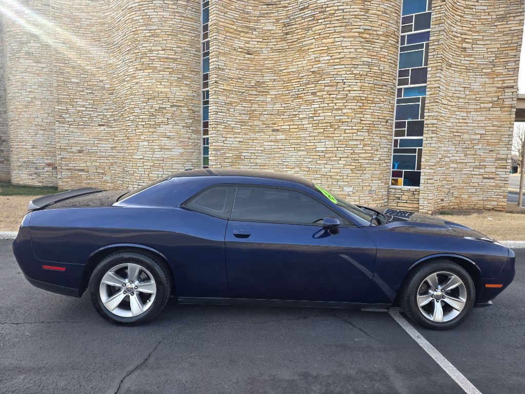 2016 Dodge Challenger Image 2