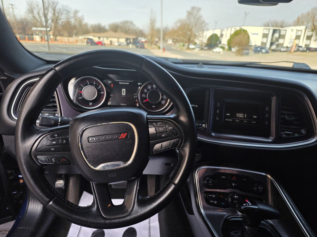 2016 Dodge Challenger Image 11