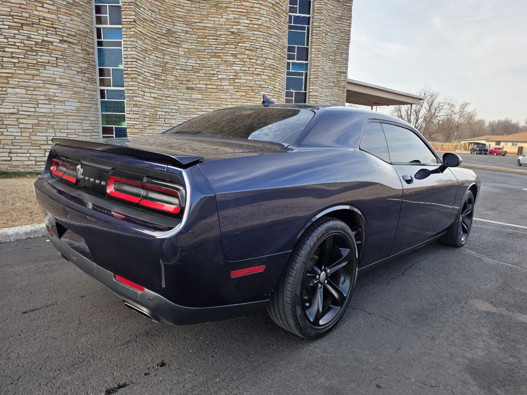 2016 Dodge Challenger Image 2