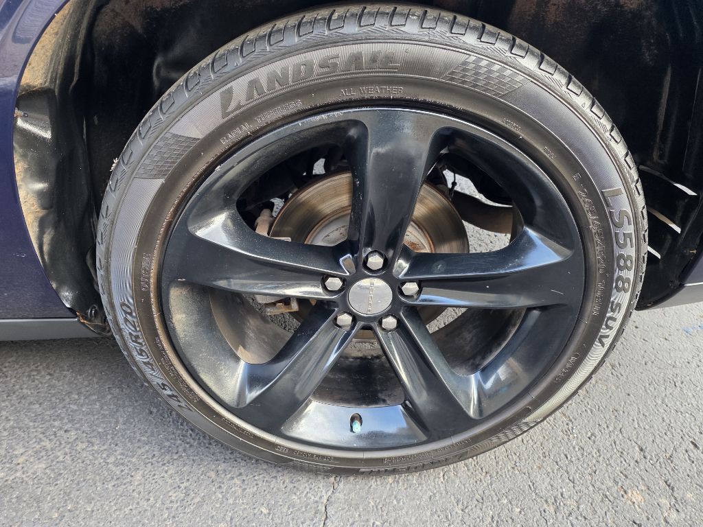 2016 Dodge Challenger Image 9