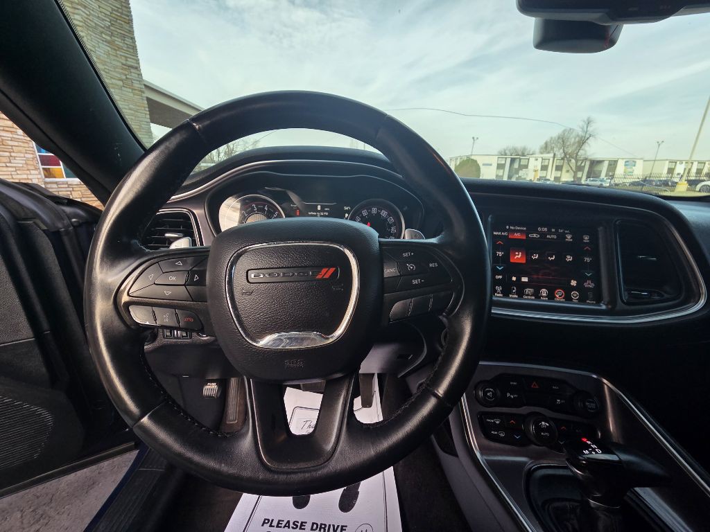 2016 Dodge Challenger Image 11