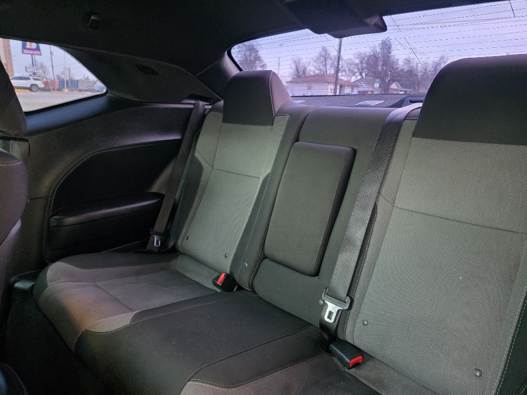 2016 Dodge Challenger Image 12