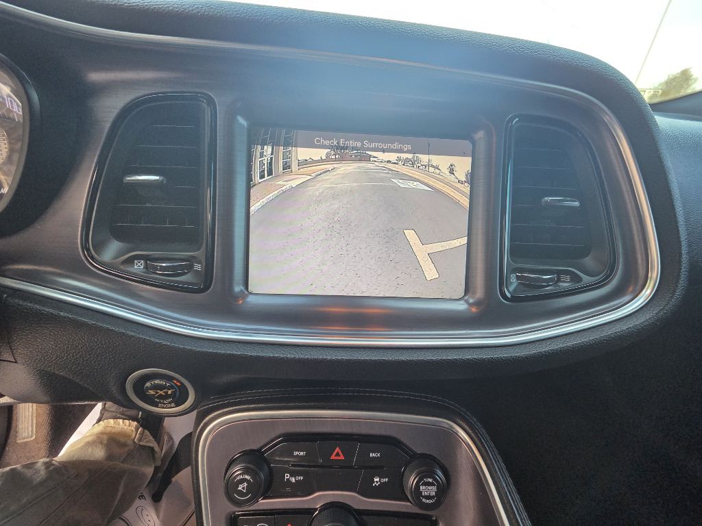 2016 Dodge Challenger Image 14