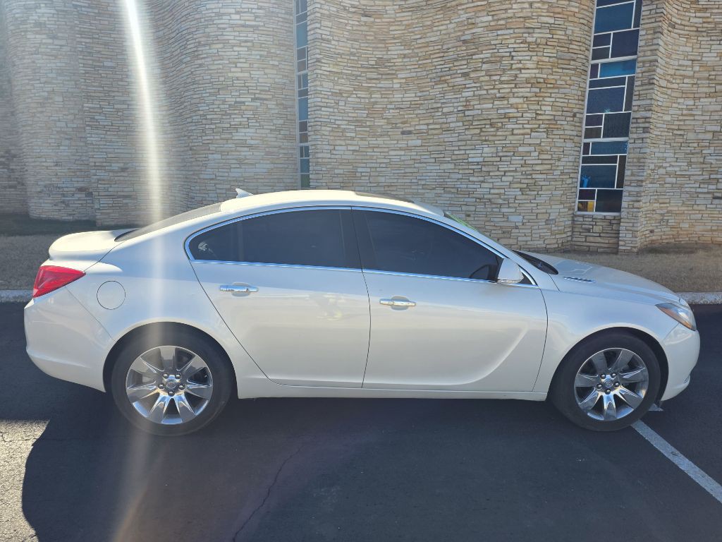 2012 Buick Regal Image 3