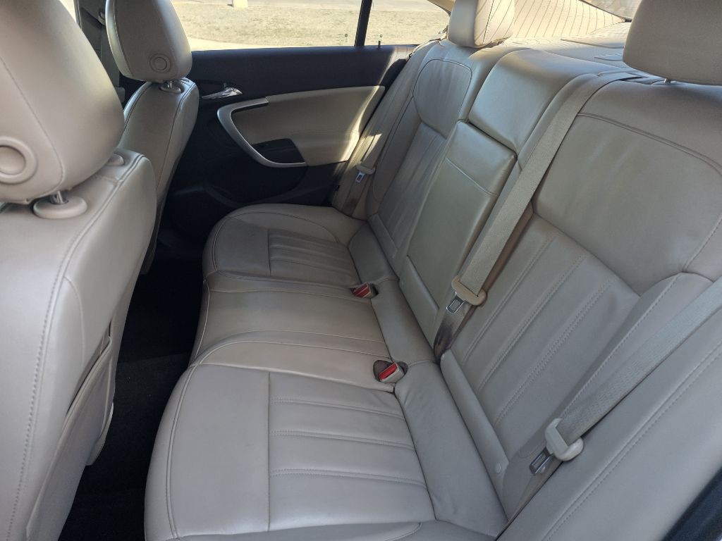 2012 Buick Regal Image 11