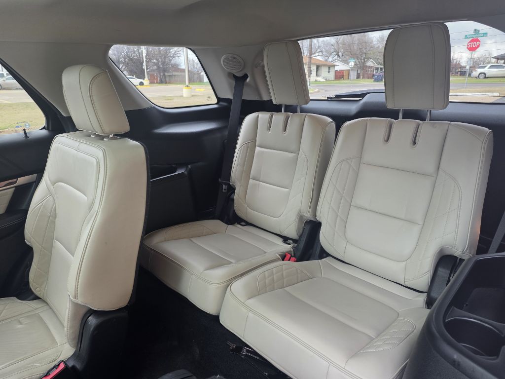2017 Ford Explorer Image 12