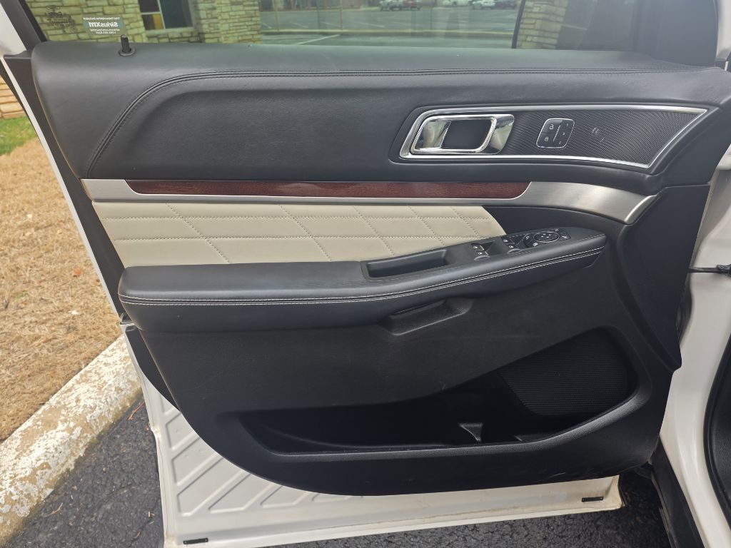 2017 Ford Explorer Image 13
