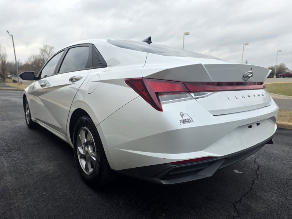 2021 Hyundai Elantra Image 5