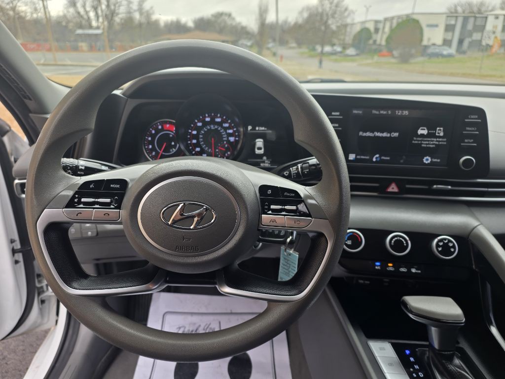 2021 Hyundai Elantra Image 10