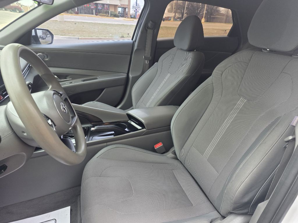 2021 Hyundai Elantra Image 11