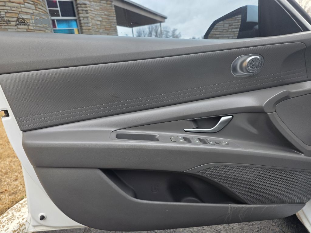 2021 Hyundai Elantra Image 13