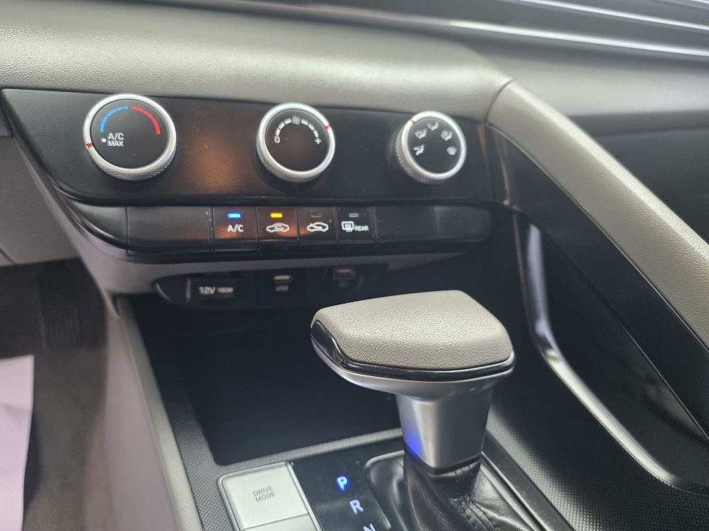 2021 Hyundai Elantra Image 15