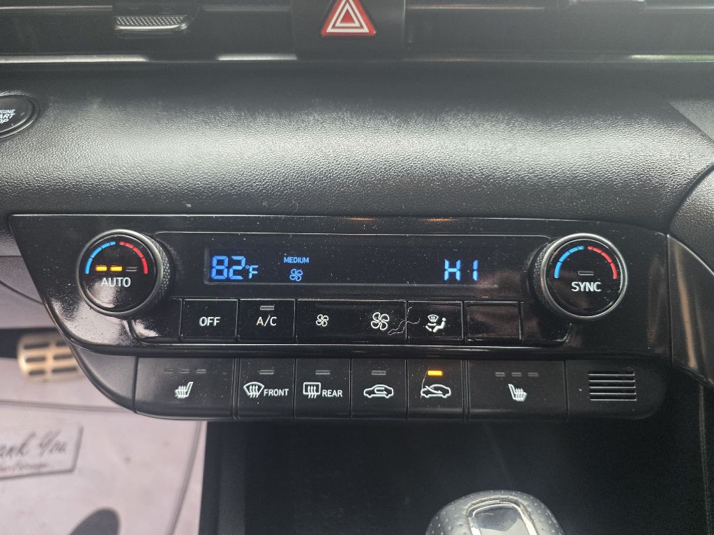 2022 Hyundai Elantra Image 16