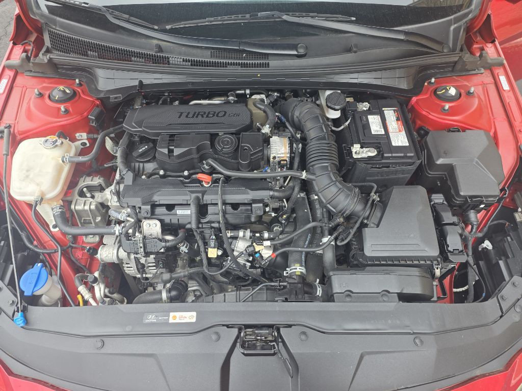 2022 Hyundai Elantra Image 17