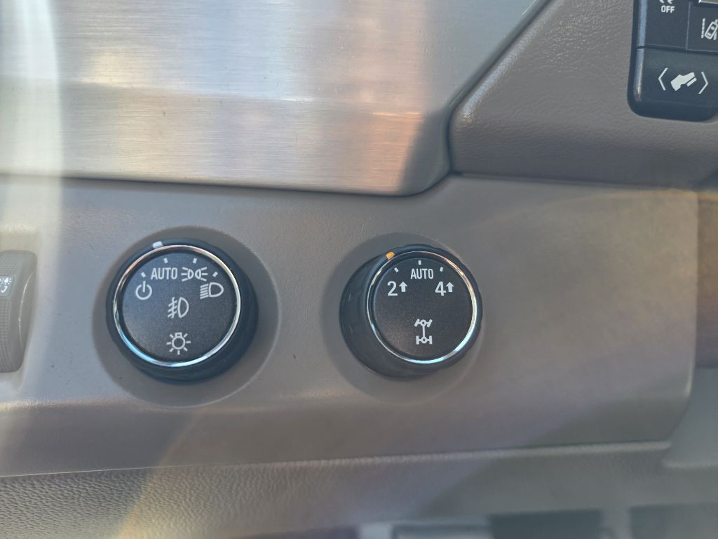 2015 GMC Yukon Image 17