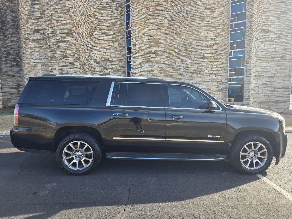 2015 GMC Yukon Image 2