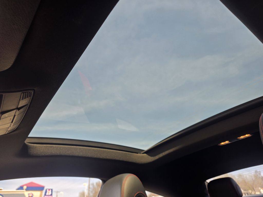 2017 Mercedes-Benz C-Class Image 14