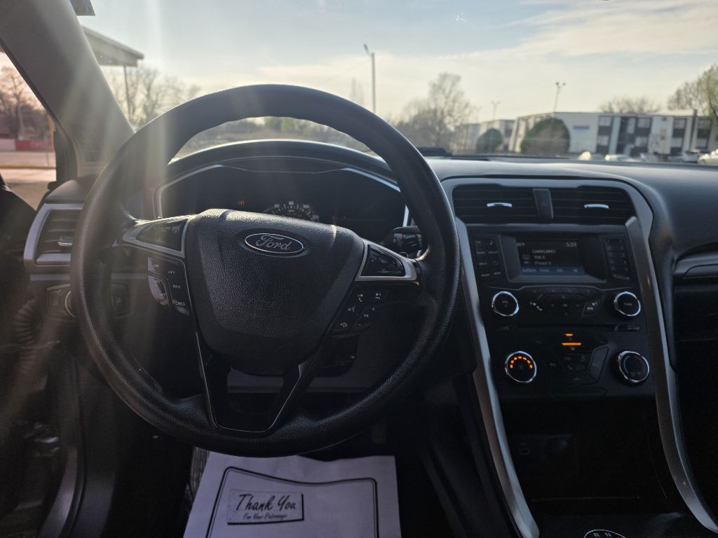2017 Ford Fusion Image 10