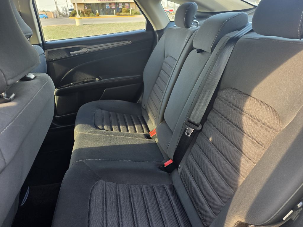 2017 Ford Fusion Image 11
