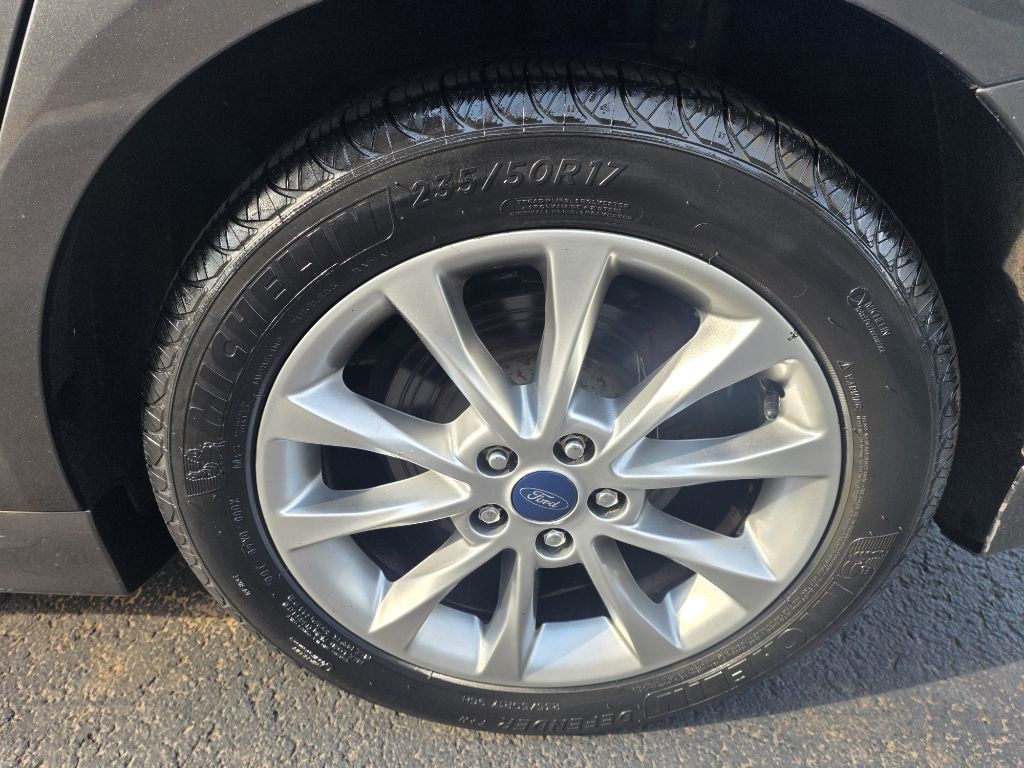 2017 Ford Fusion Image 12