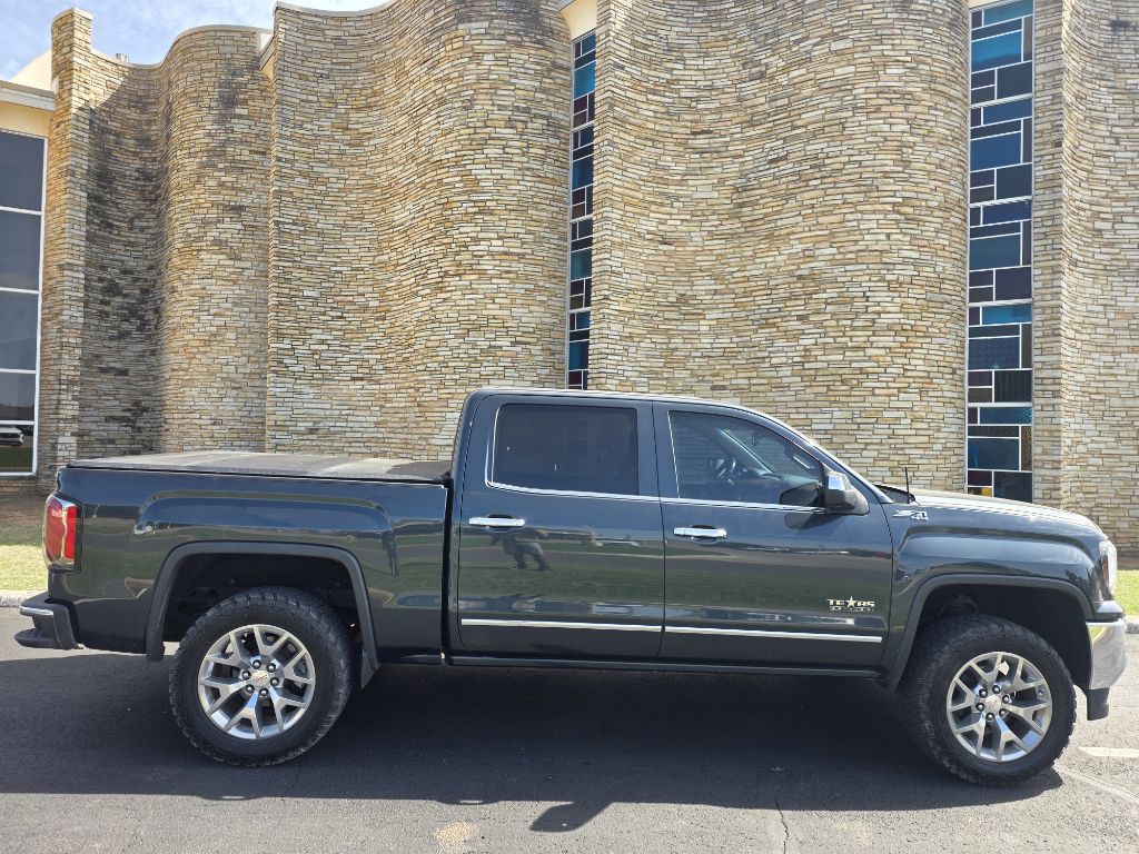 2018 GMC Sierra Image 2