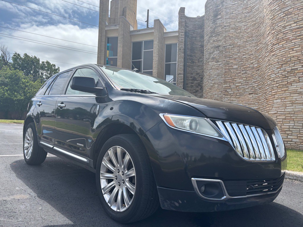 2011 Lincoln MKX Image 2