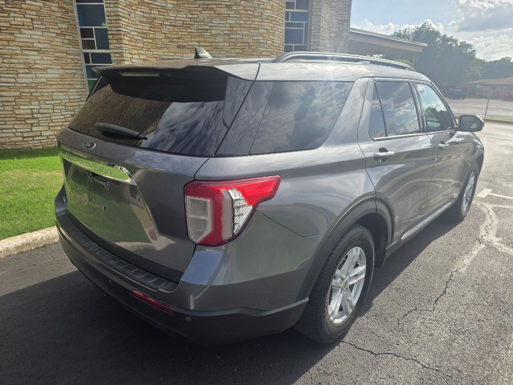 2021 Ford Explorer Image 4