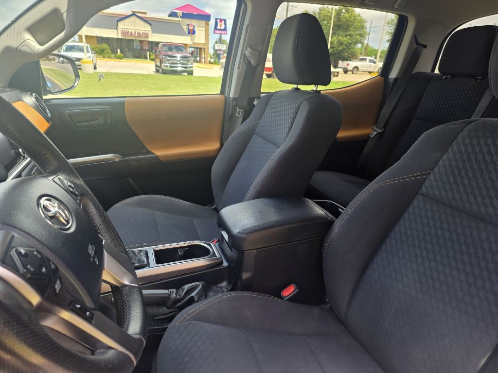 2020 Toyota Tacoma Image 8