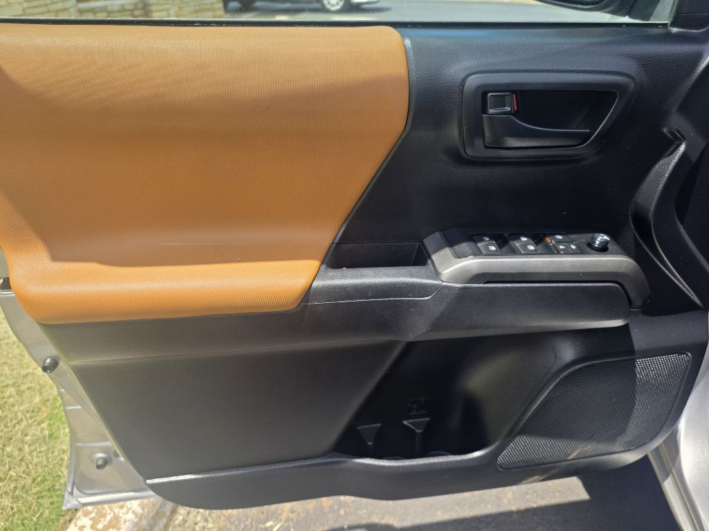 2020 Toyota Tacoma Image 12