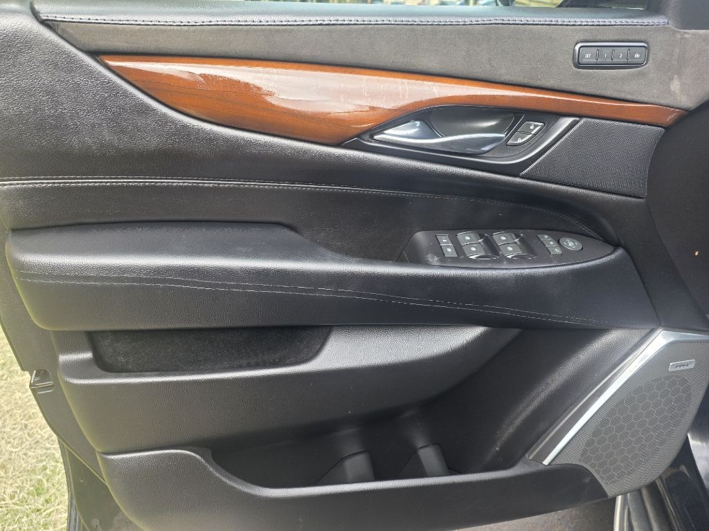 2019 Cadillac Escalade Image 16