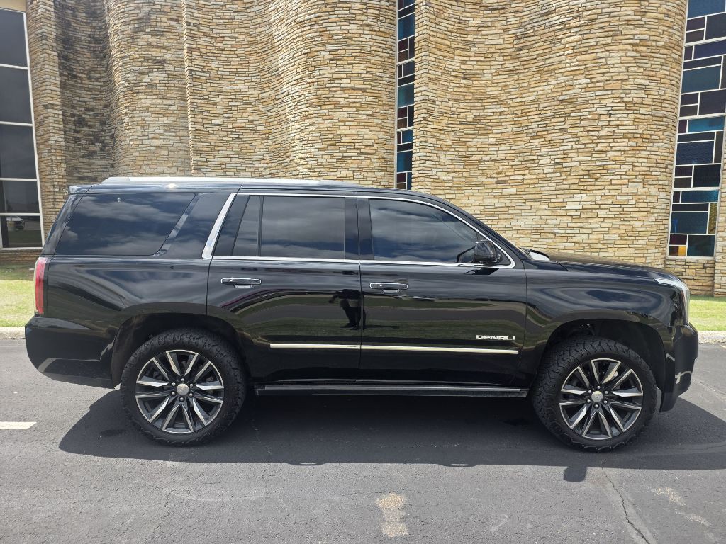 2017 GMC Yukon Image 2