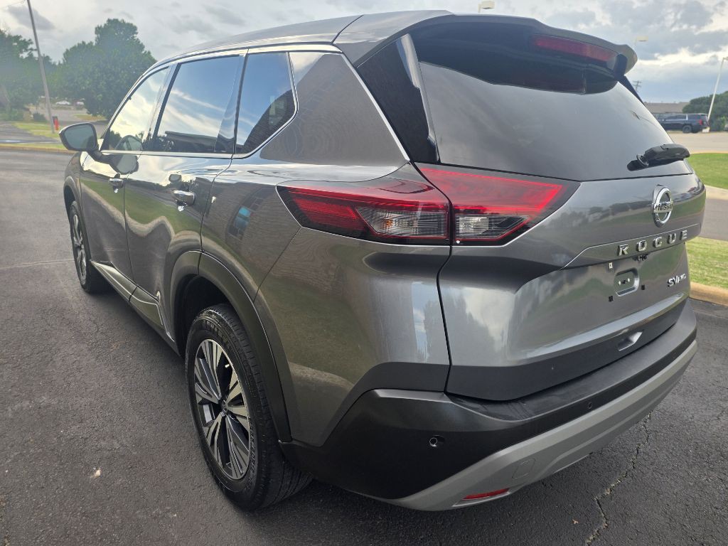 2021 Nissan Rogue Image 2