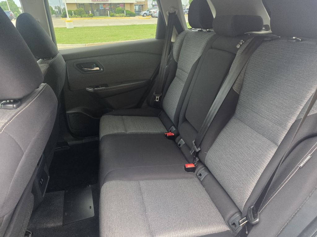 2021 Nissan Rogue Image 9