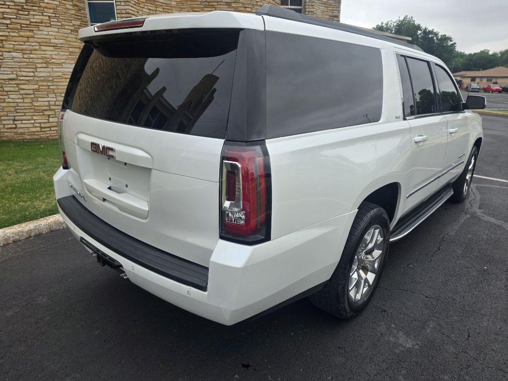 2016 GMC Yukon Image 2