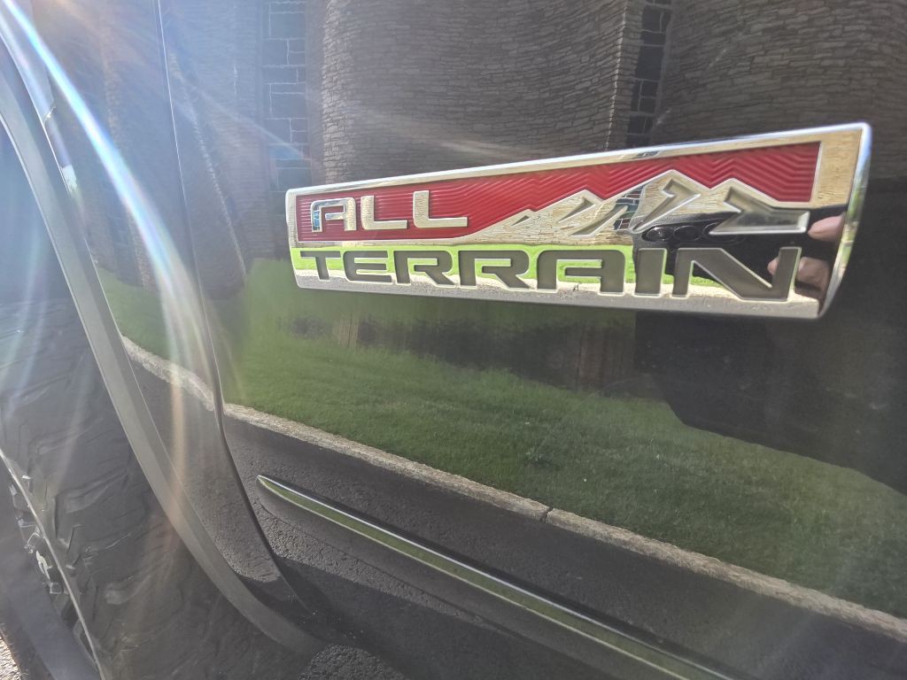 2018 GMC Sierra Image 17