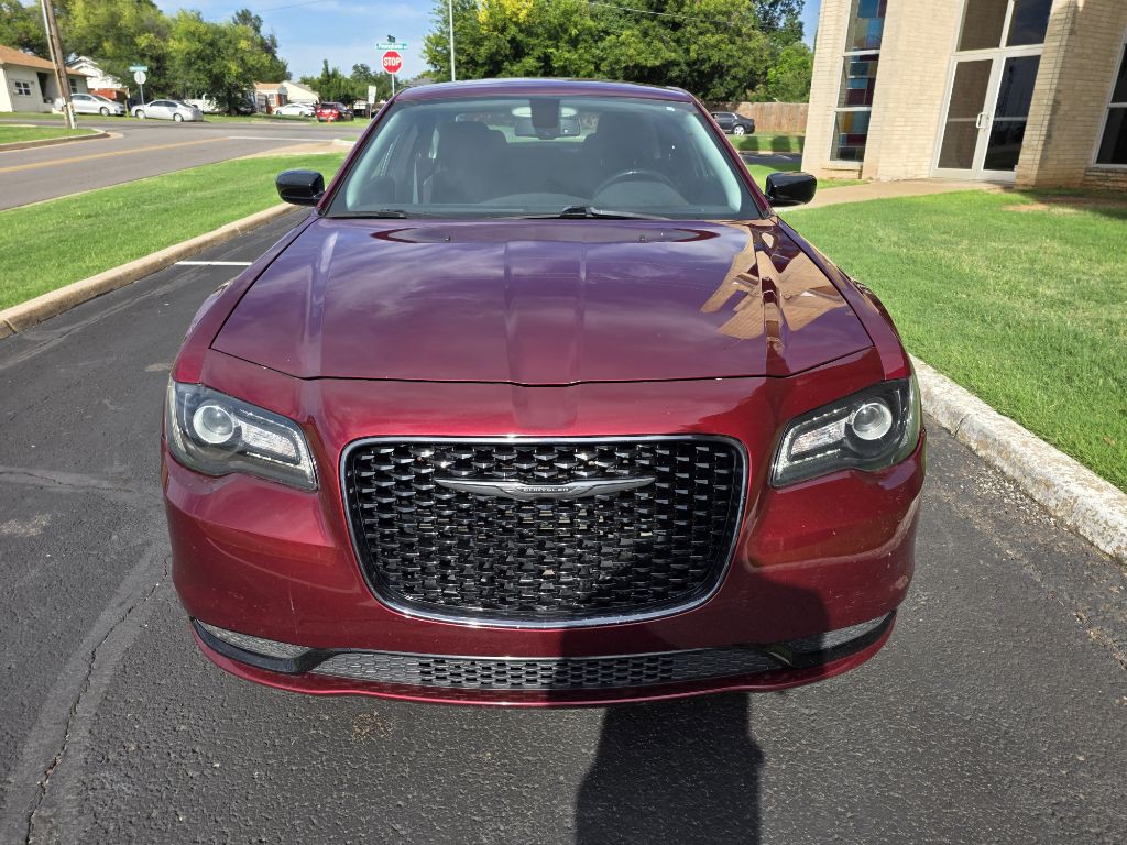 2021 Chrysler 300 Image 8