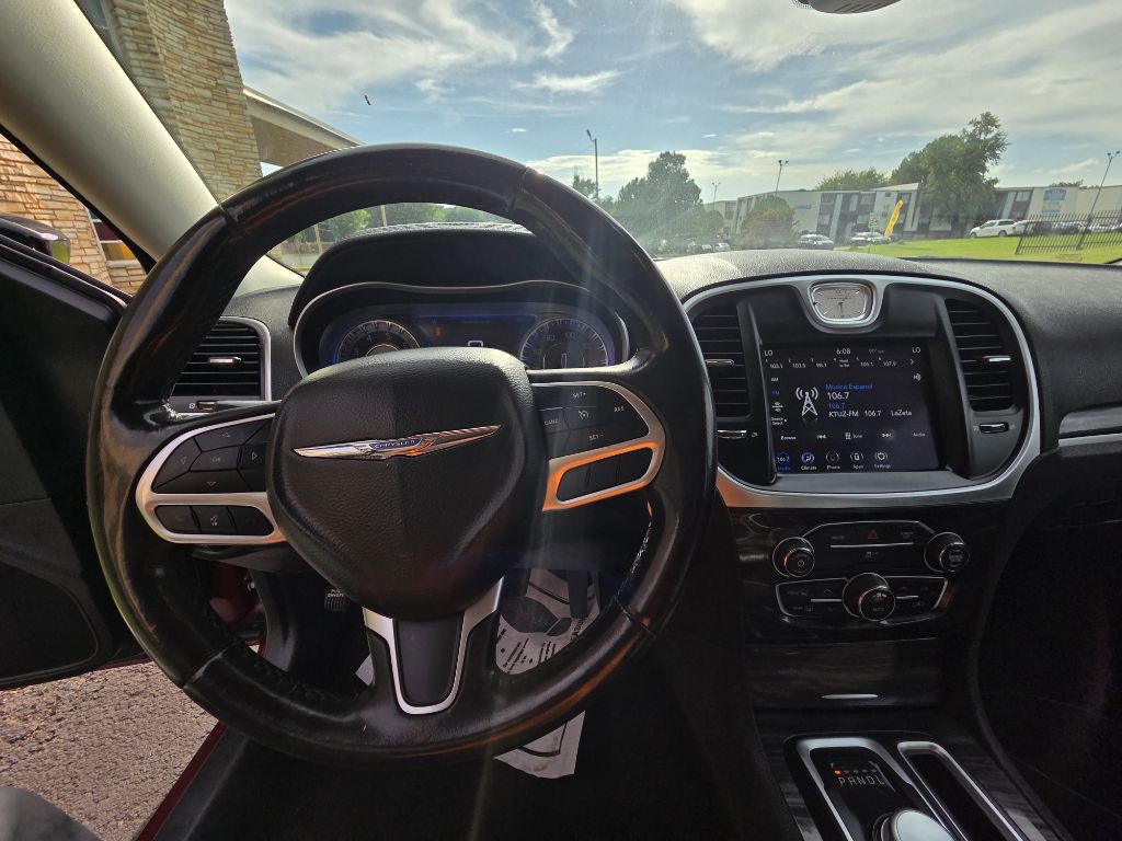 2021 Chrysler 300 Image 13