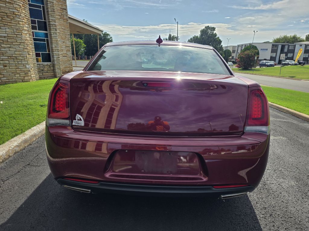 2021 Chrysler 300 Image 5