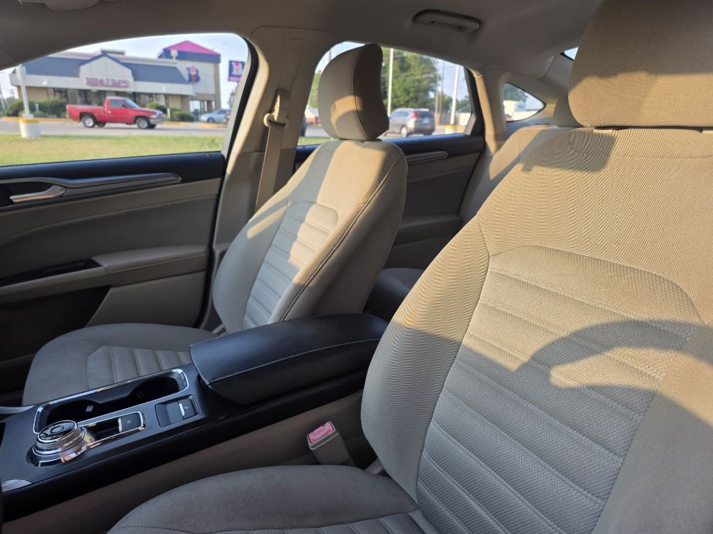 2018 Ford Fusion Image 12