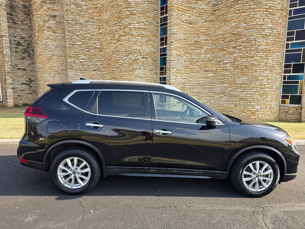 2019 Nissan Rogue Image 2