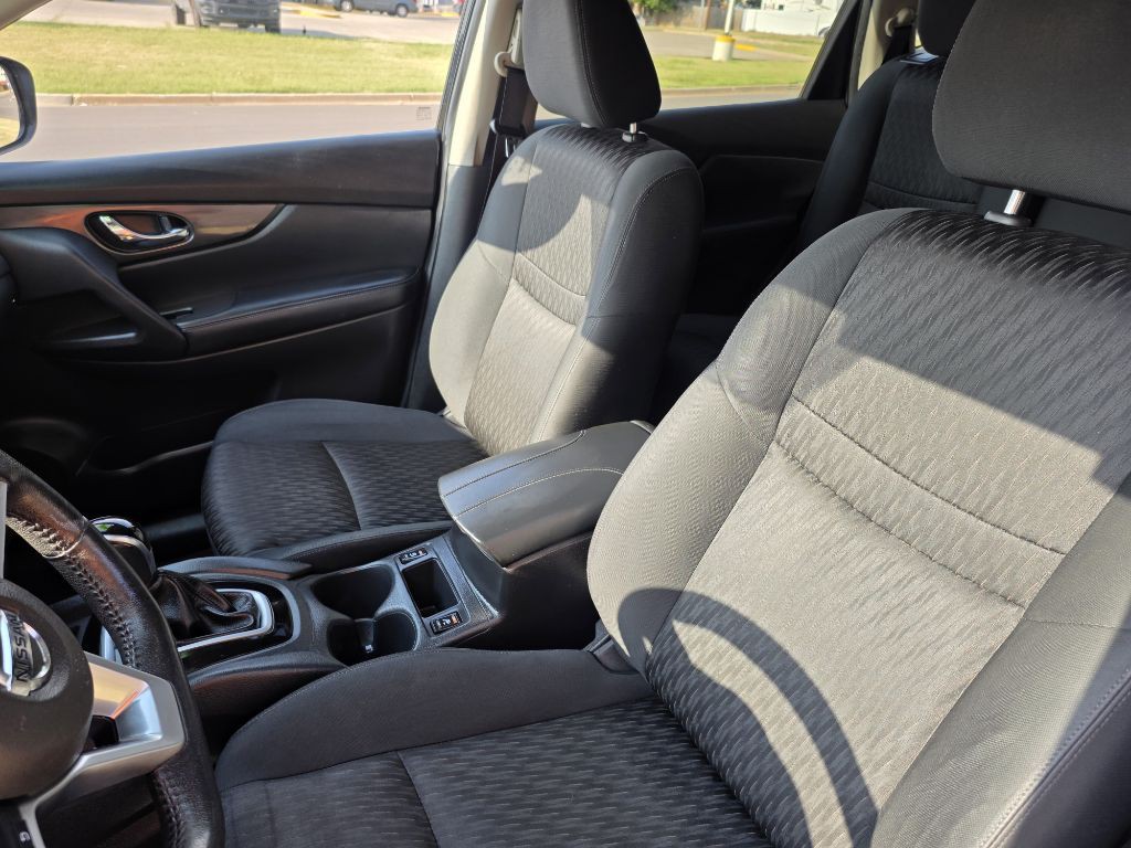 2019 Nissan Rogue Image 10