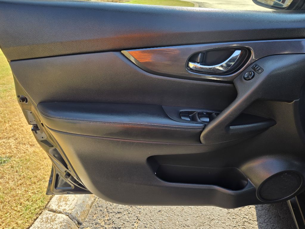 2019 Nissan Rogue Image 13