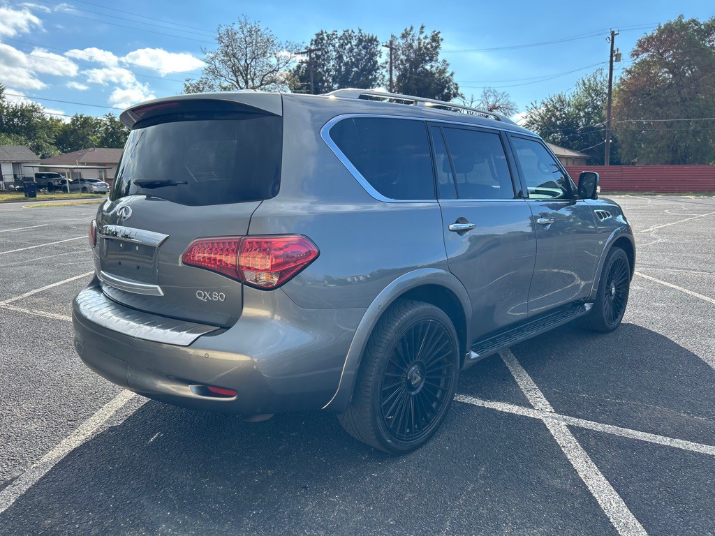 2017 INFINITI QX80 Image 5